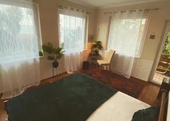 Bella Garden بالاتونسزارسكو