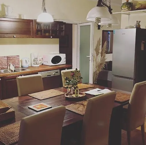 Bella Garden بالاتونسزارسكو